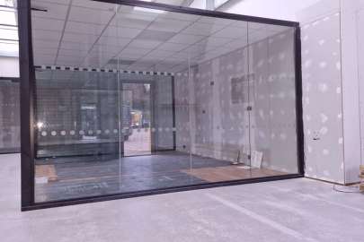commercial glass partitions