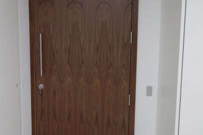 frameless glass office partitions