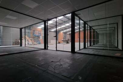 frameless glass partitions