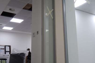 glass office partitioning