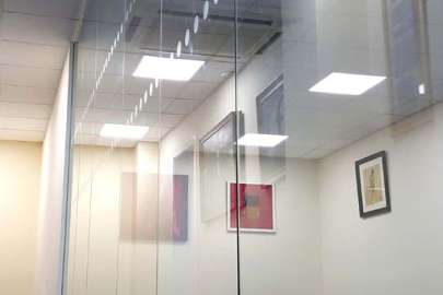 glass office partitioning