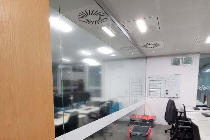 frosted glass manifestation